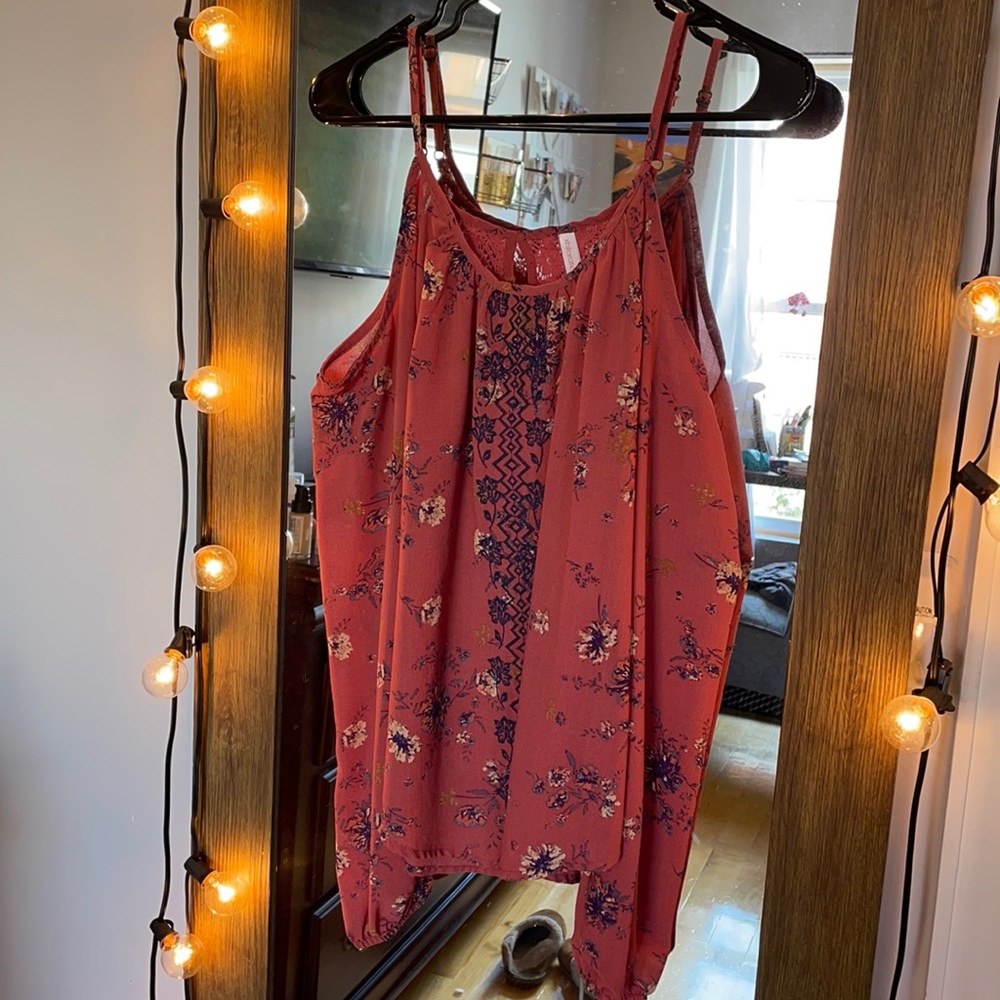 Long sleeve off the shoulder summer blouse.